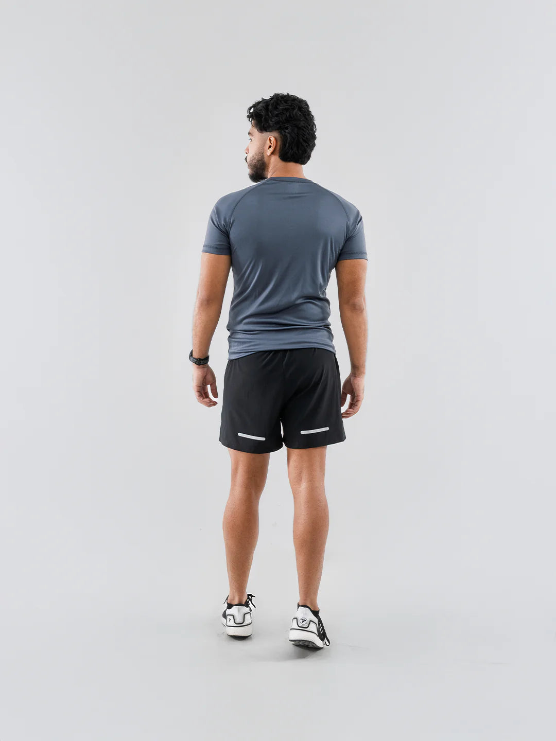 Camiseta fitness manga corta gris oscuro hecha en Colombia TENFIT