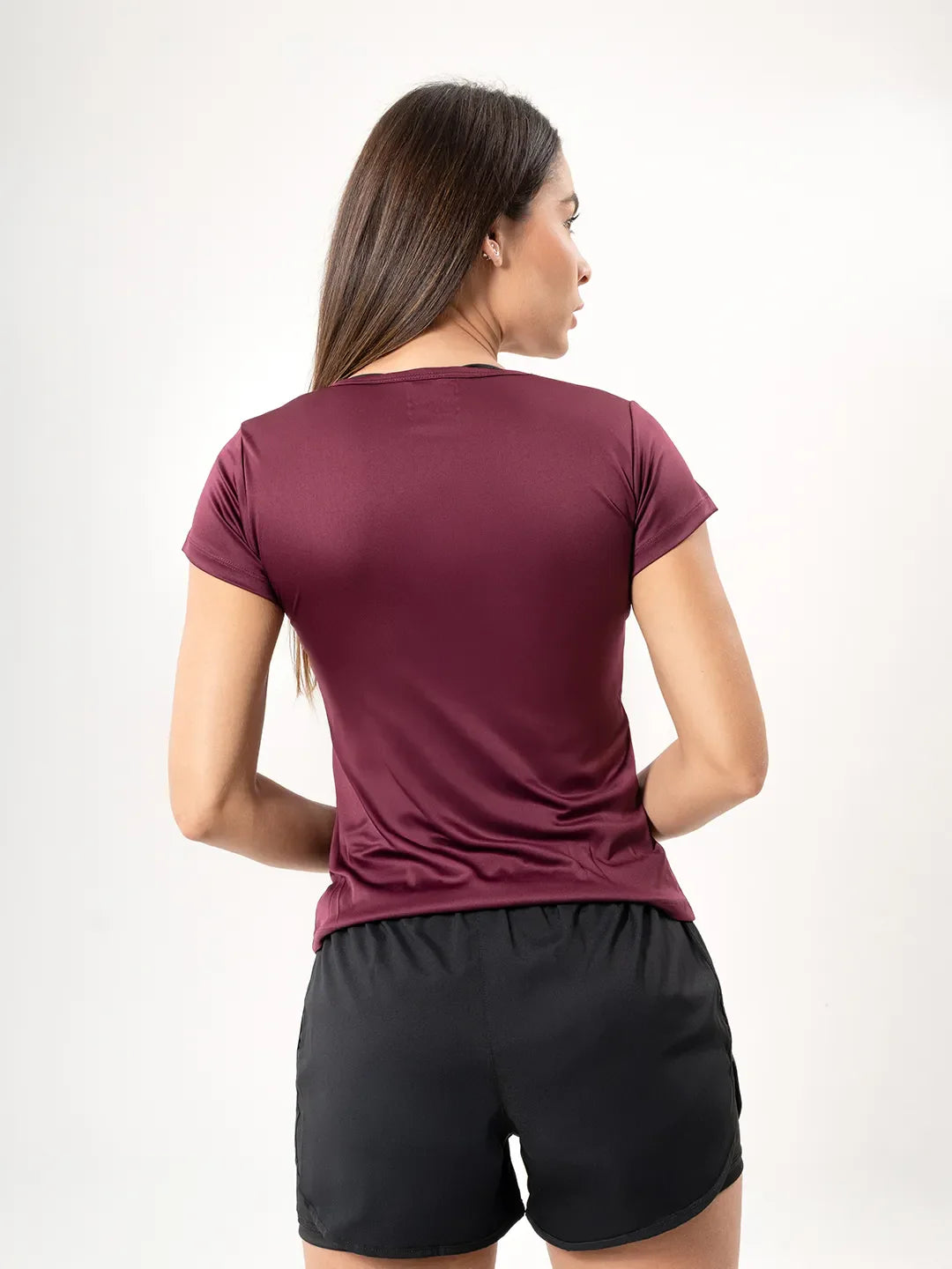 Camiseta deportiva vinotinto posterior media distancia ajuste estilizado