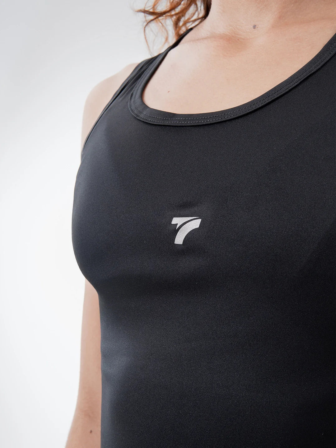 Detalle tejido Super Licra camiseta esqueleto negra TENFIT
