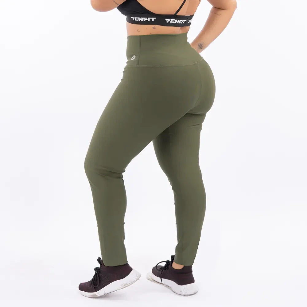 Legging verde militar talla plus TENFIT - detalle parte posterior y silueta