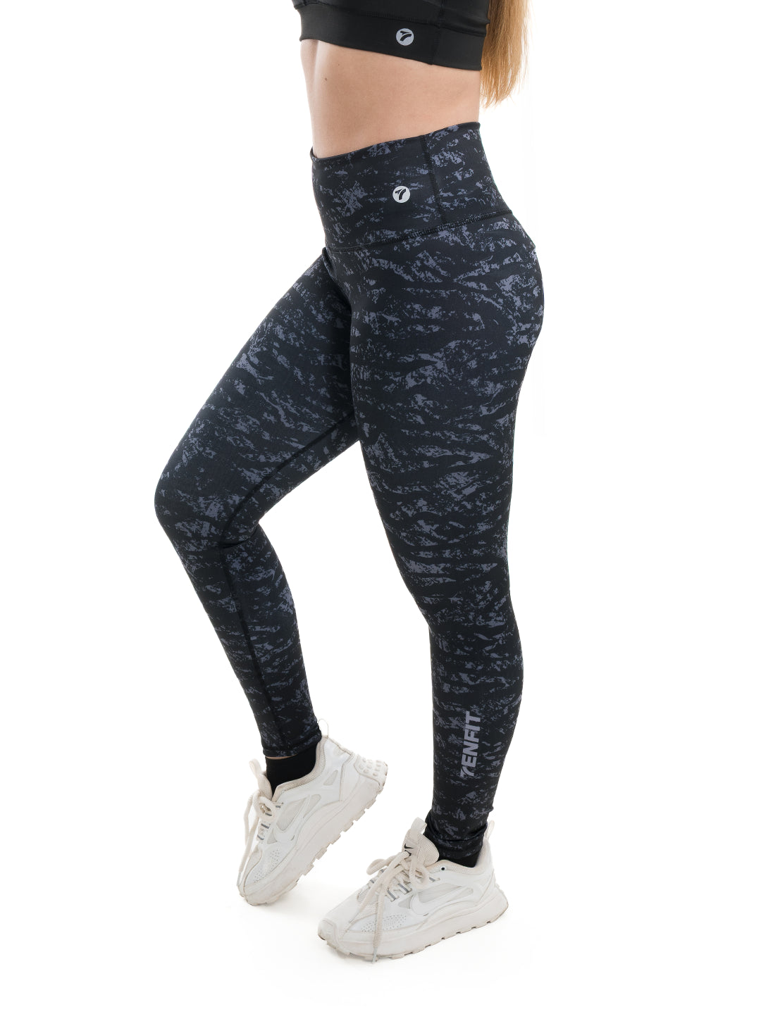 Legging deportivo negro sublimado - vista posterior silueta definida TENFIT