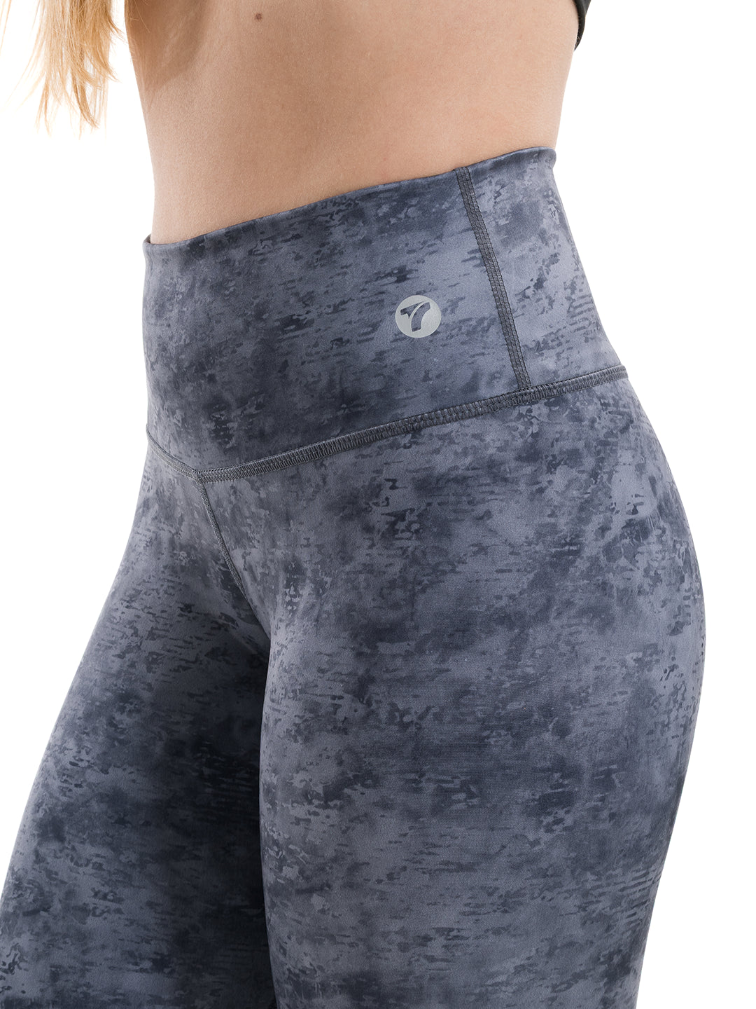 Legging gris oscuro sublimado - detalle pretina tiro alto TENFIT