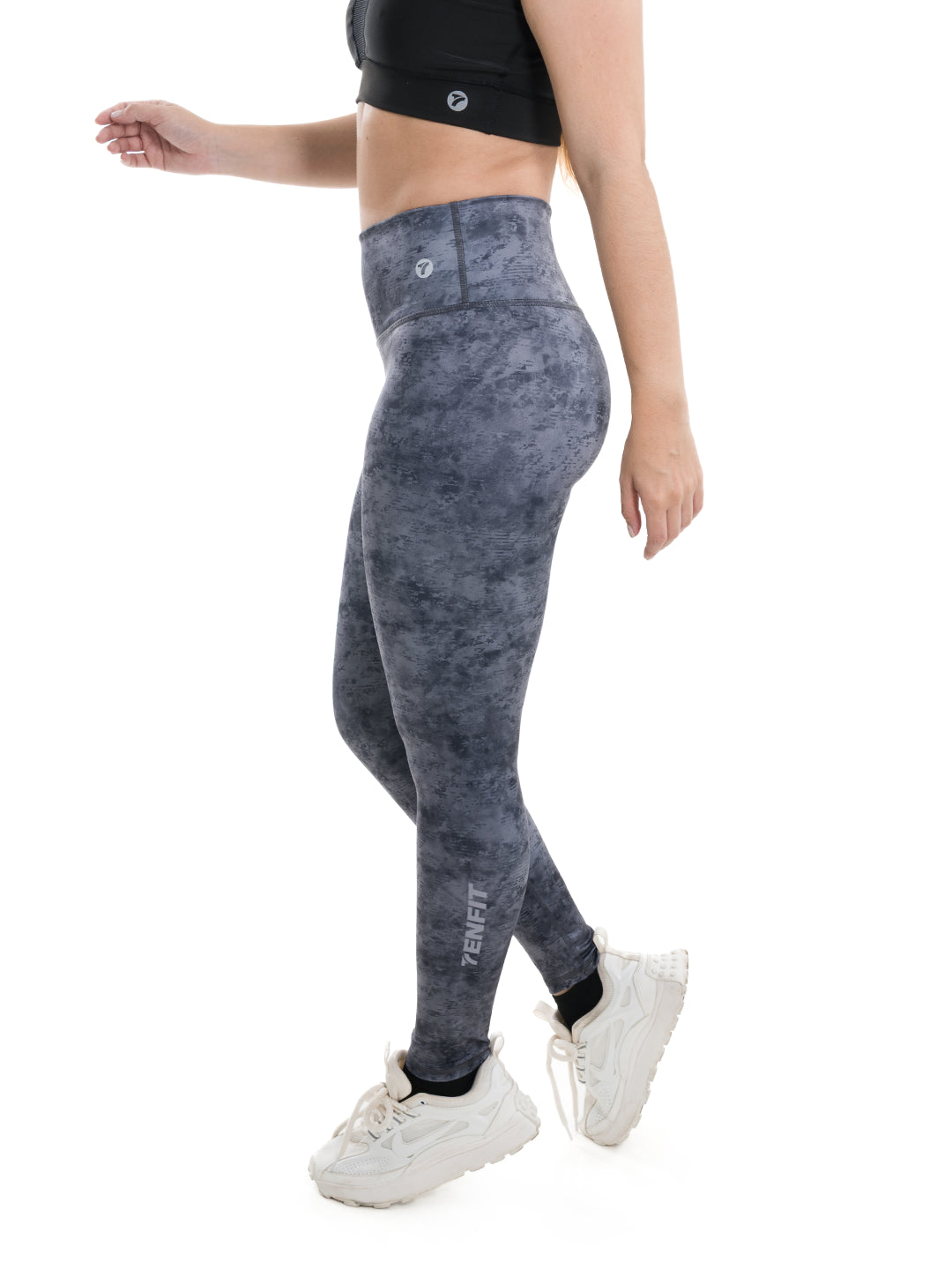 Legging gris oscuro sublimado - detalle pretina tiro alto lateral TENFIT