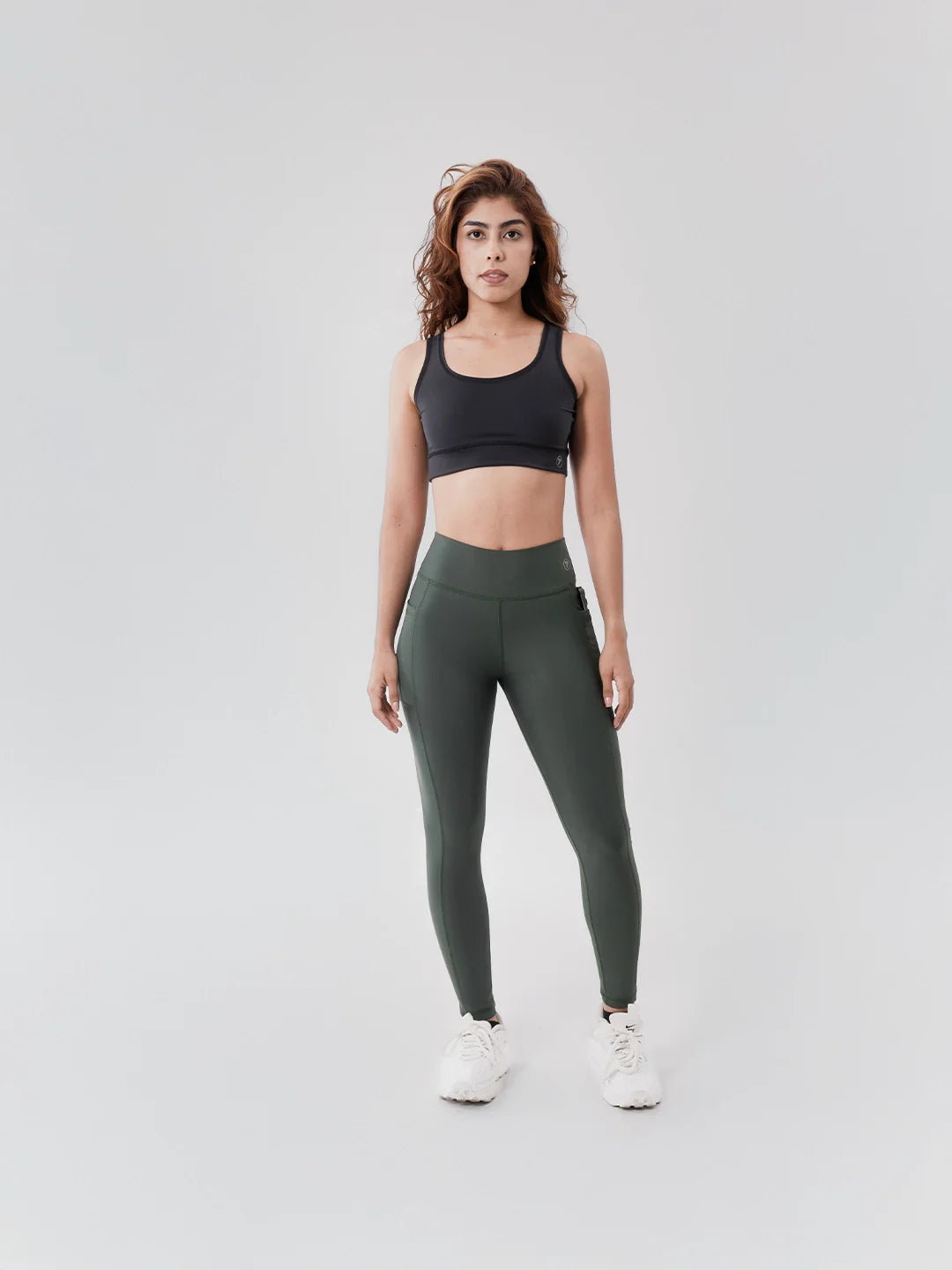 Licra verde militar con bolsillo lateral mujer — gym Colombia