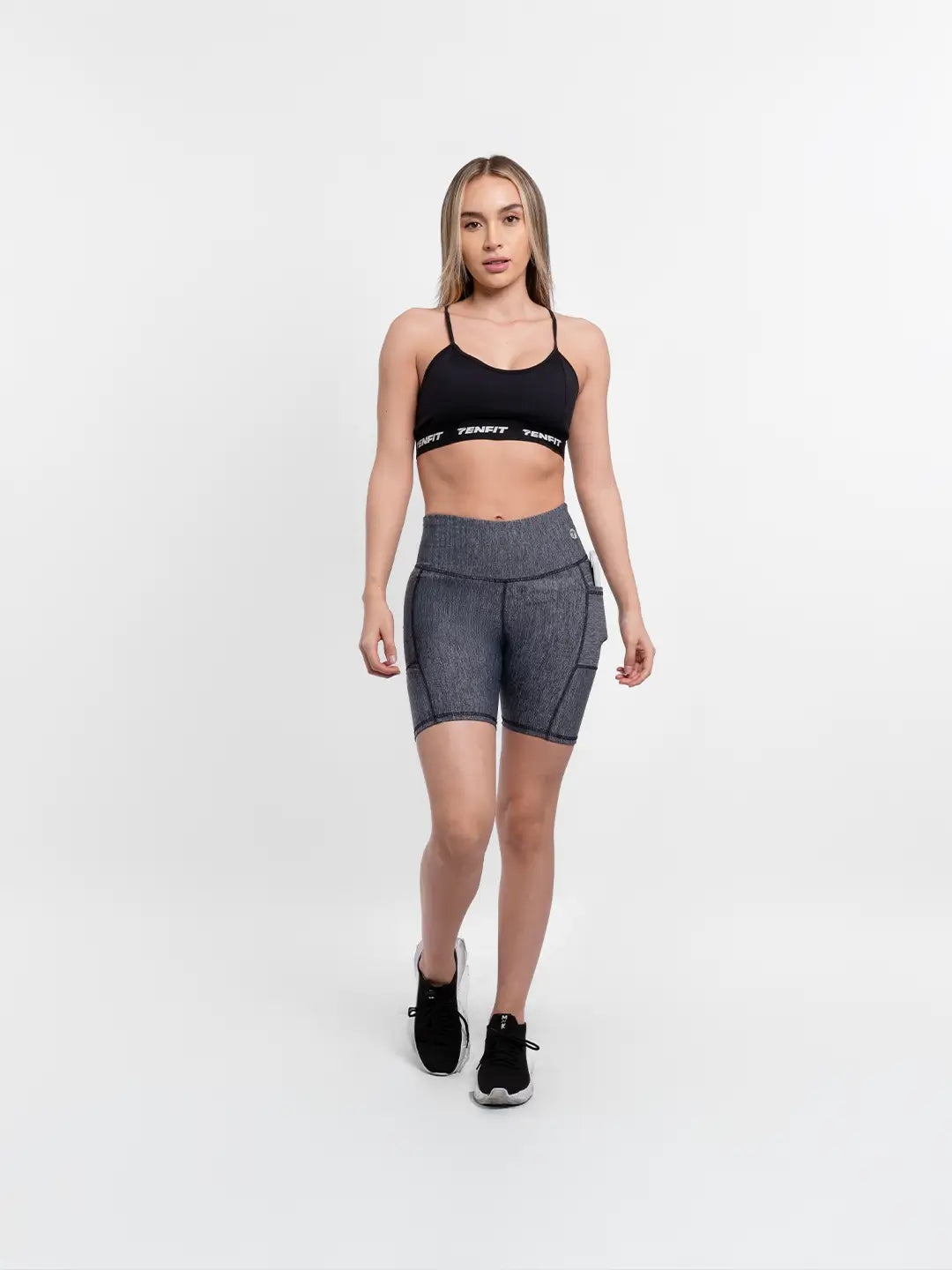 Short deportivo mujer media pierna gris jaspe oscuro — TENFIT