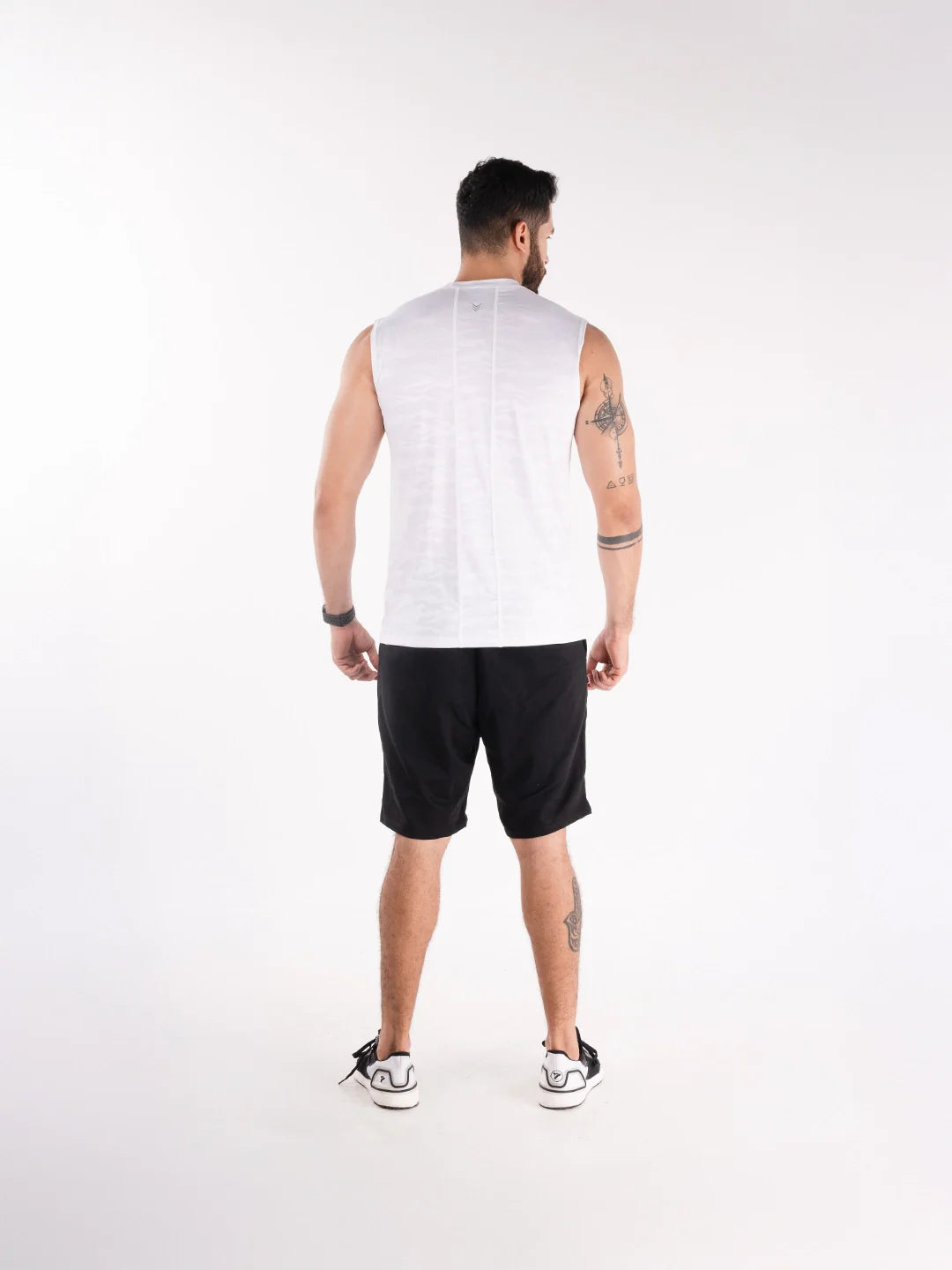 Camisilla transpirable hombre blanca secado rápido TENFIT espalda