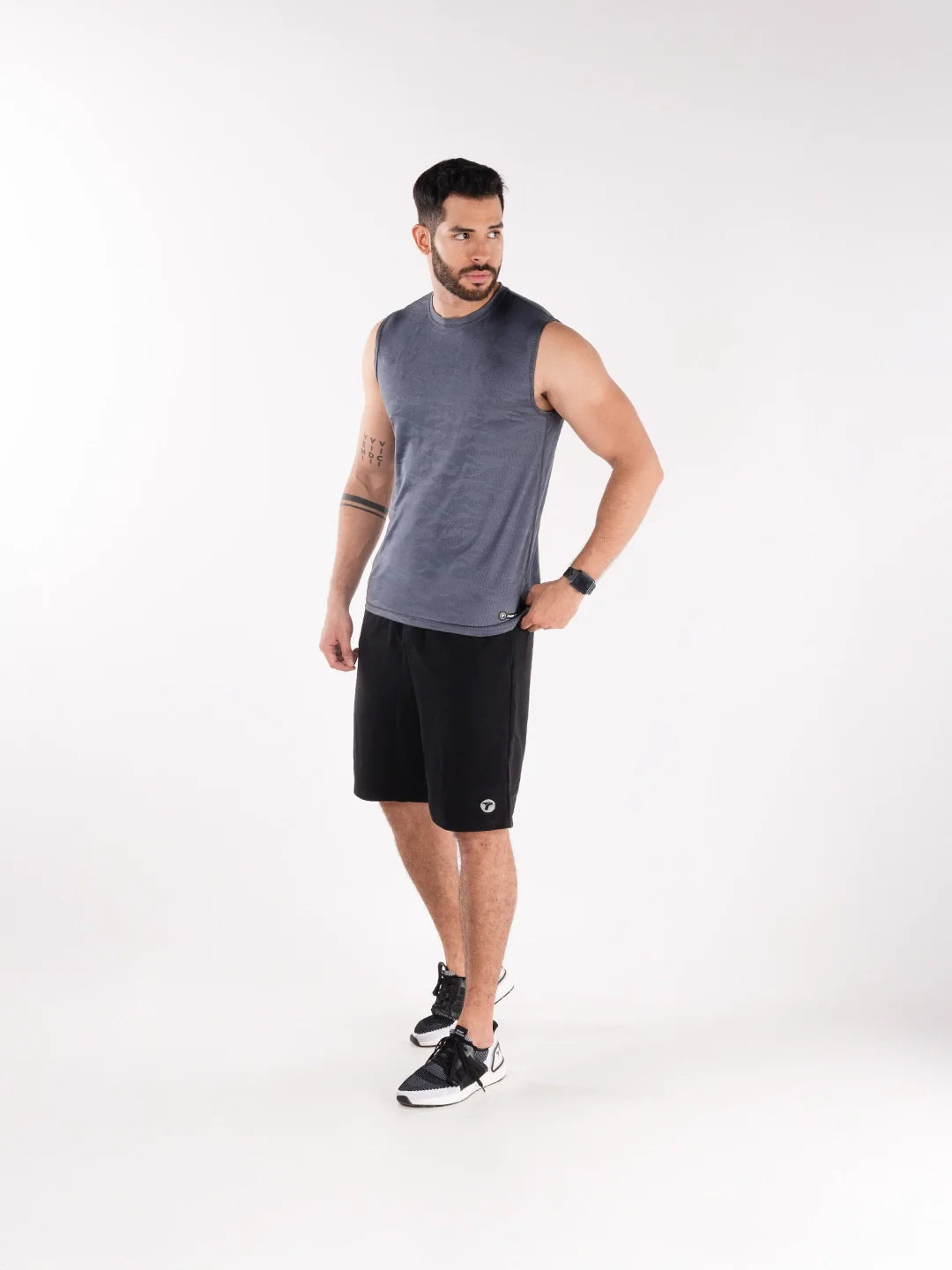 Camiseta gym hombre gris oscuro Dri-Fit TENFIT perfil