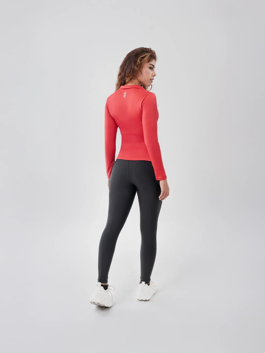 Buzo rolling pro rojo mujer - Vista Posterior TENFIT
