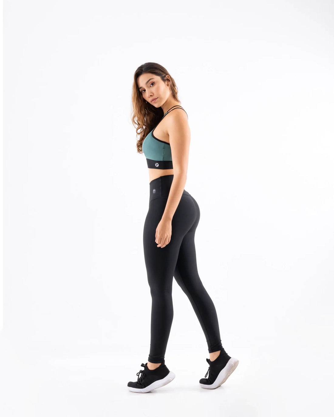 Top deportivo verde oliva con cierre frontal - TENFIT Powerzip