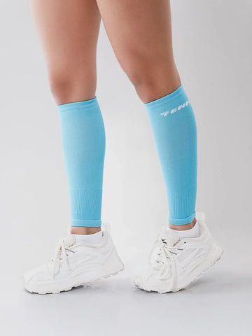 Pantorrillera de compresión azul celeste TENFIT para running y crossfit — Colombia