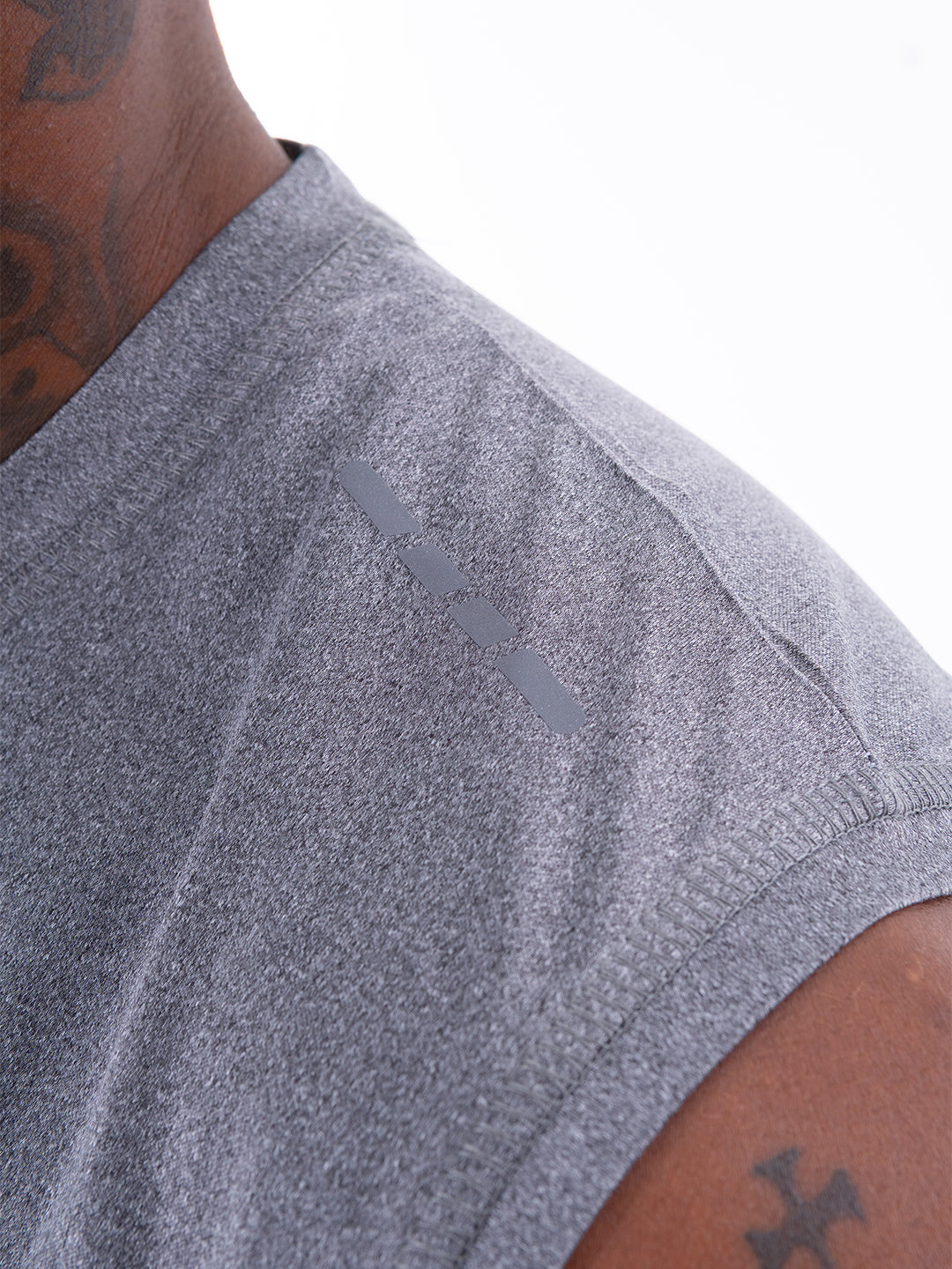 Camiseta entrenamiento gris jaspe hombre Colombia — TENFIT