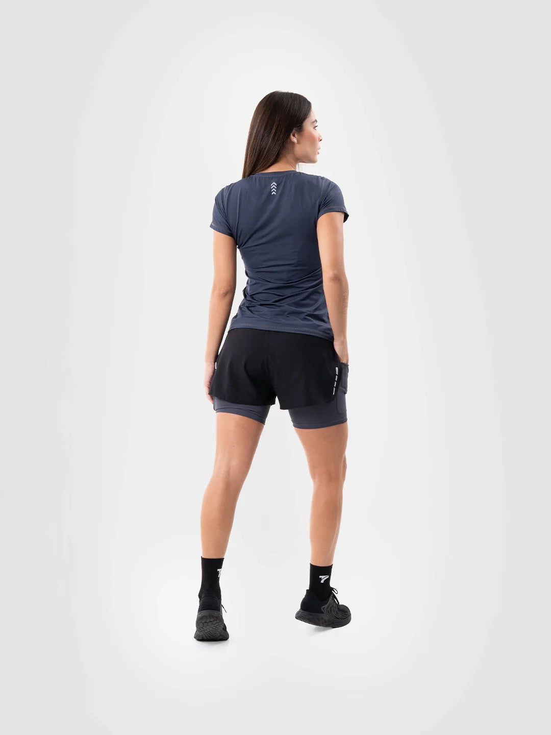 Camiseta gym mujer azul indigo vista posterior - TENFIT