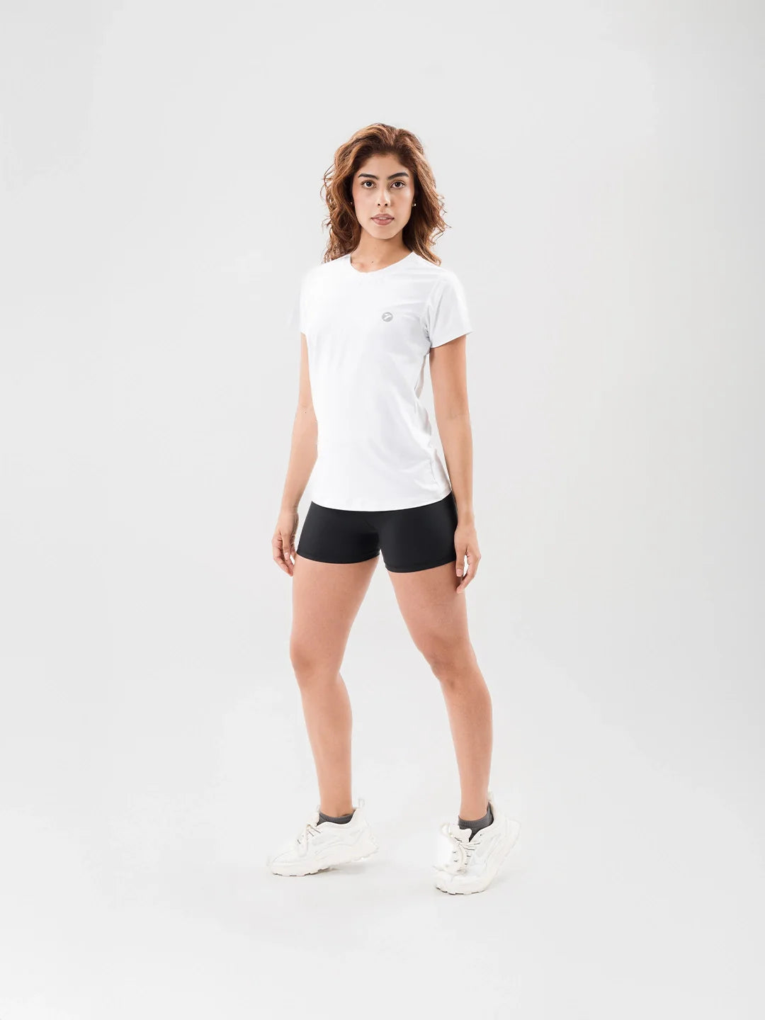 Camiseta deportiva blanca mujer gym -- perfil - TENFIT Colombia