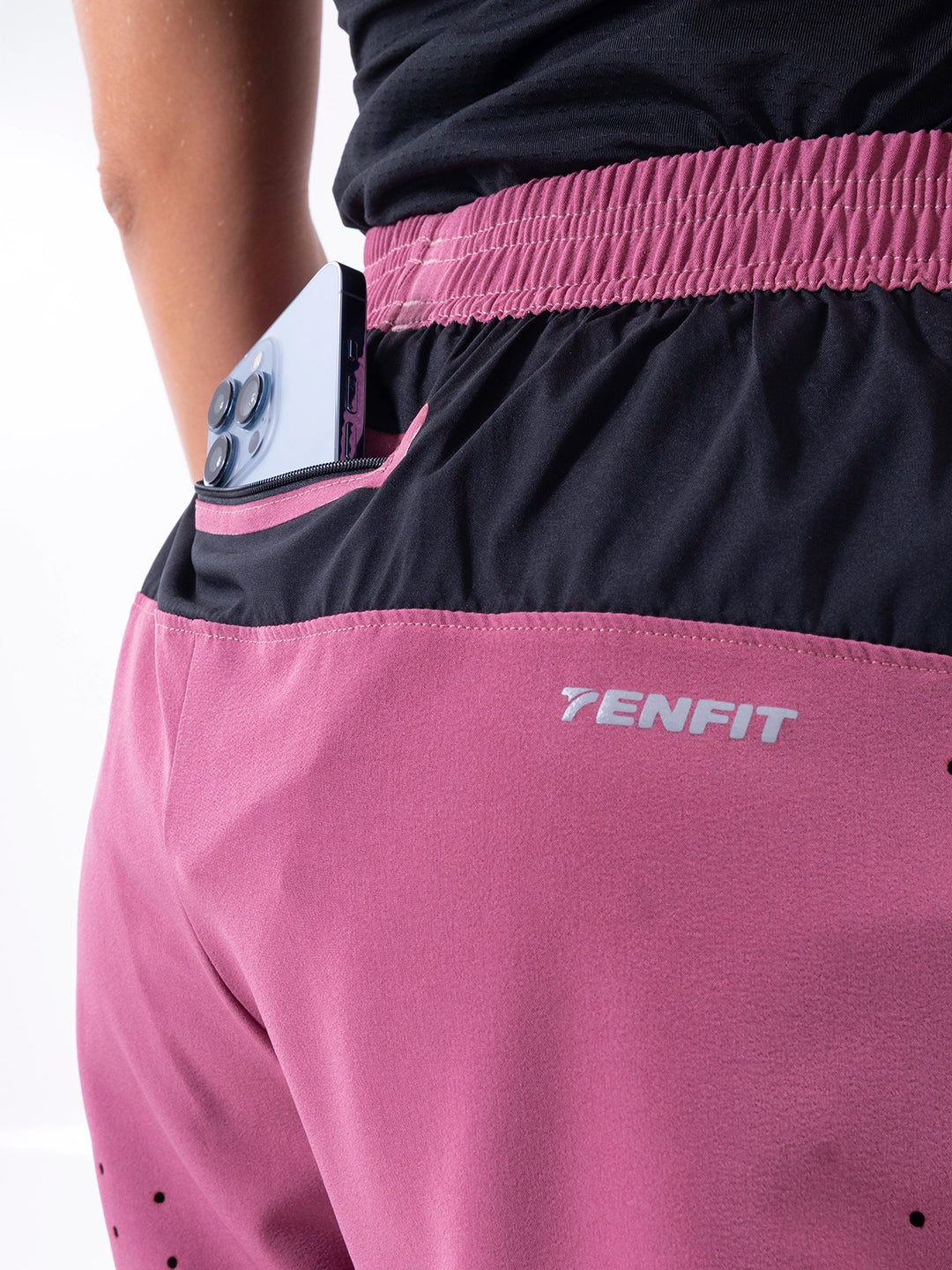 Detalle tejido short mora en leche oscuro sin transparencias TENFIT