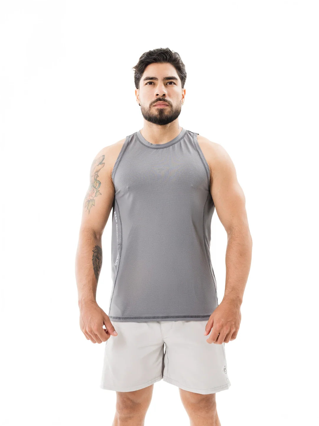 Camisilla Running Gris Oscuro hombre frente - TENFIT Colombia