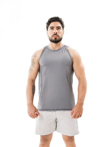 Camisilla Running Gris Oscuro hombre frente - TENFIT Colombia