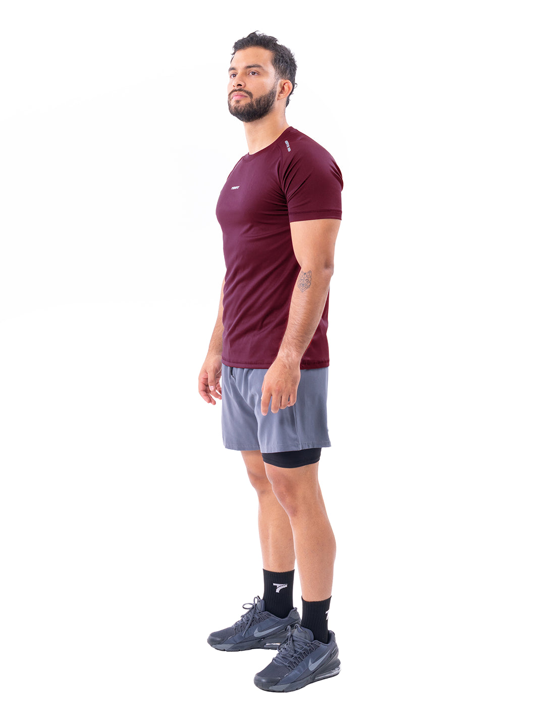 Camiseta vinotinto oscuro regular fit hombre para gym y crossfit TENFIT