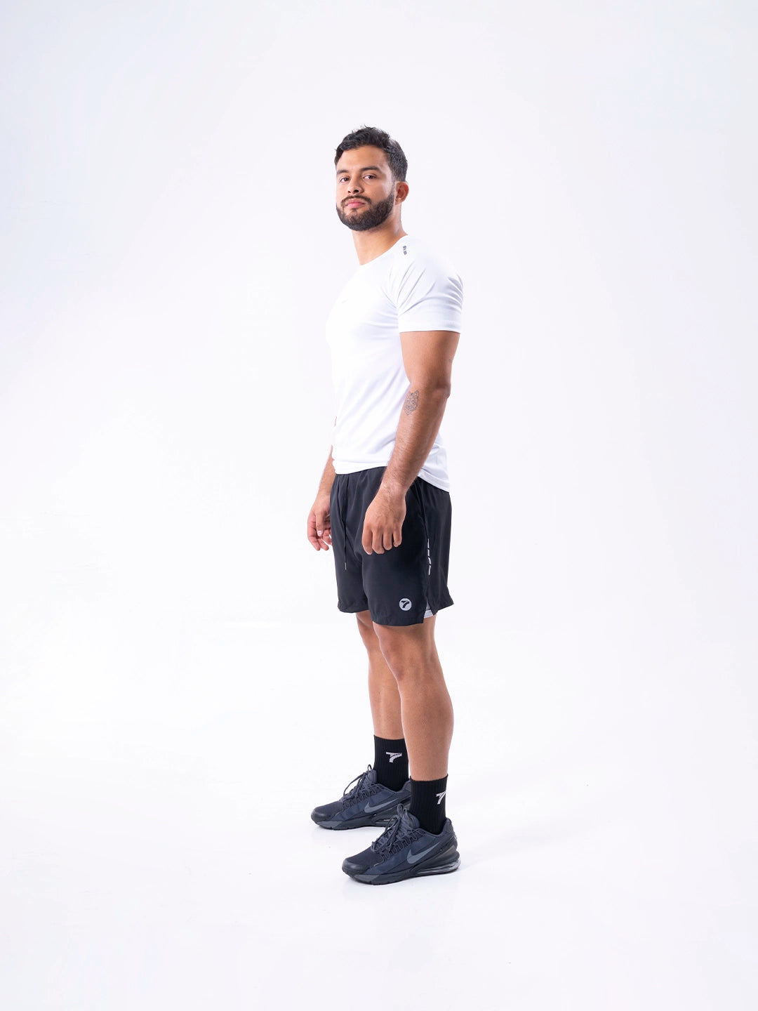 Camiseta deportiva hombre blanca hecha en Colombia — TENFIT activewear