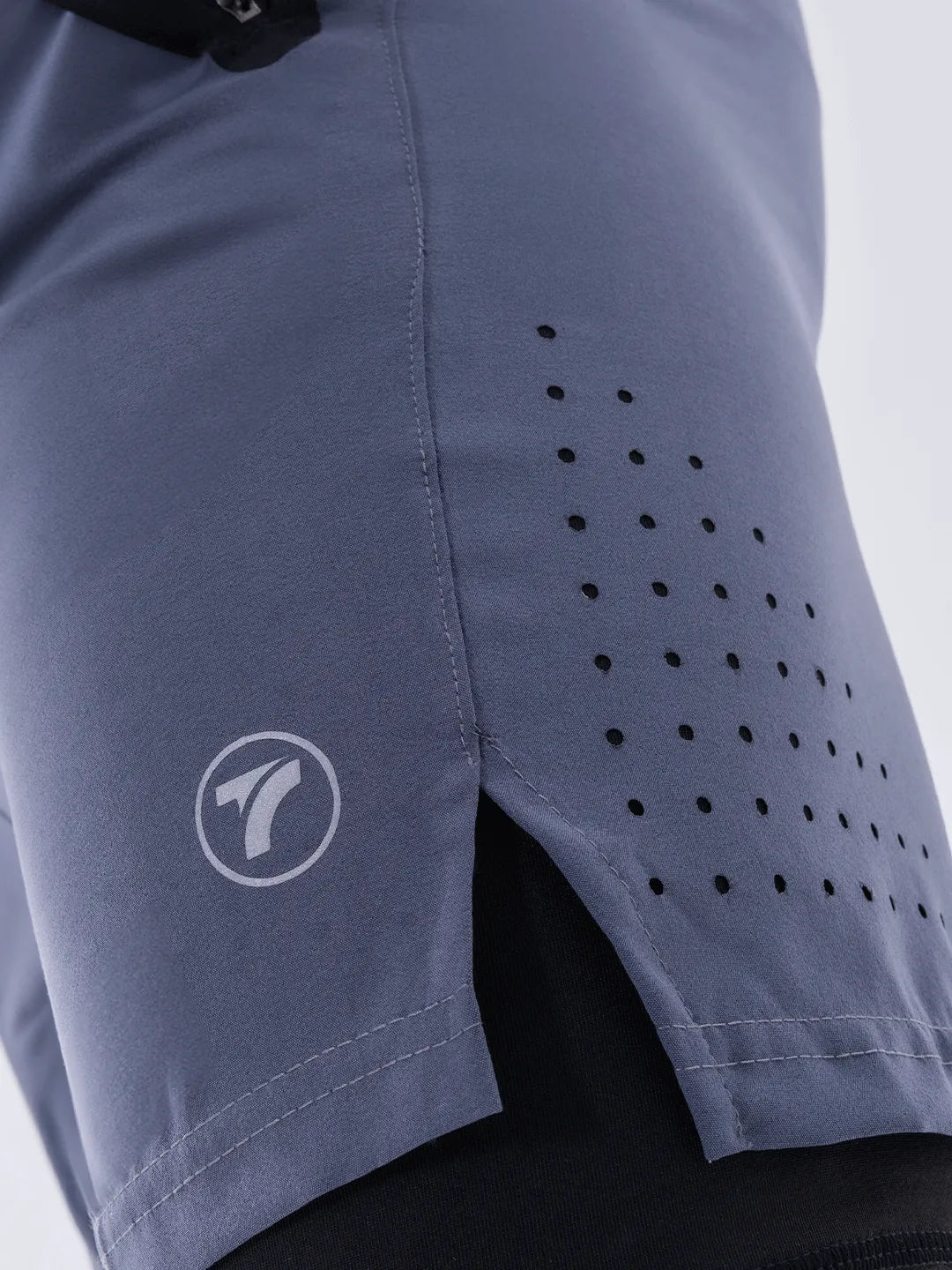 Detalle cintura elástica Pantaloneta Track Gris Oscuro Plus Size TENFIT