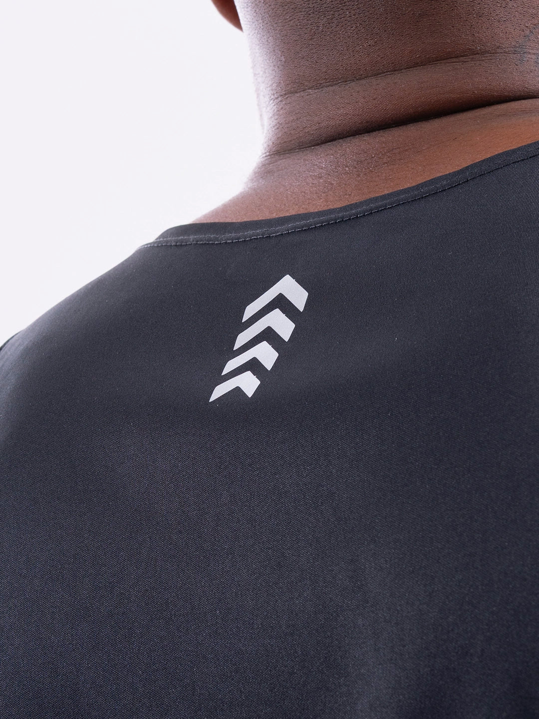 Tejido técnico camisilla negra deportiva hombre Colombia TENFIT
