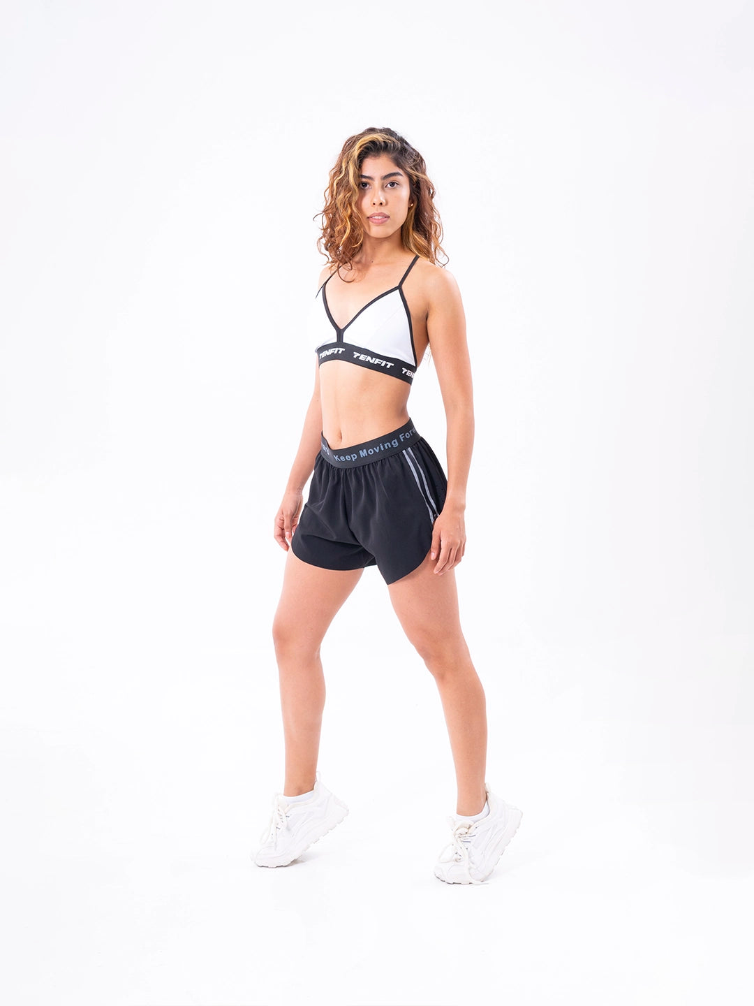 Short deportivo negro mujer vista lateral - TENFIT Power Run
