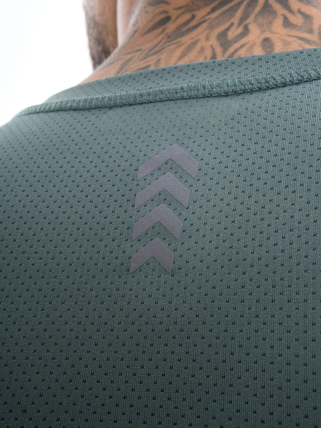 Camiseta deportiva verde oliva oscuro ergonómica hombre TENFIT