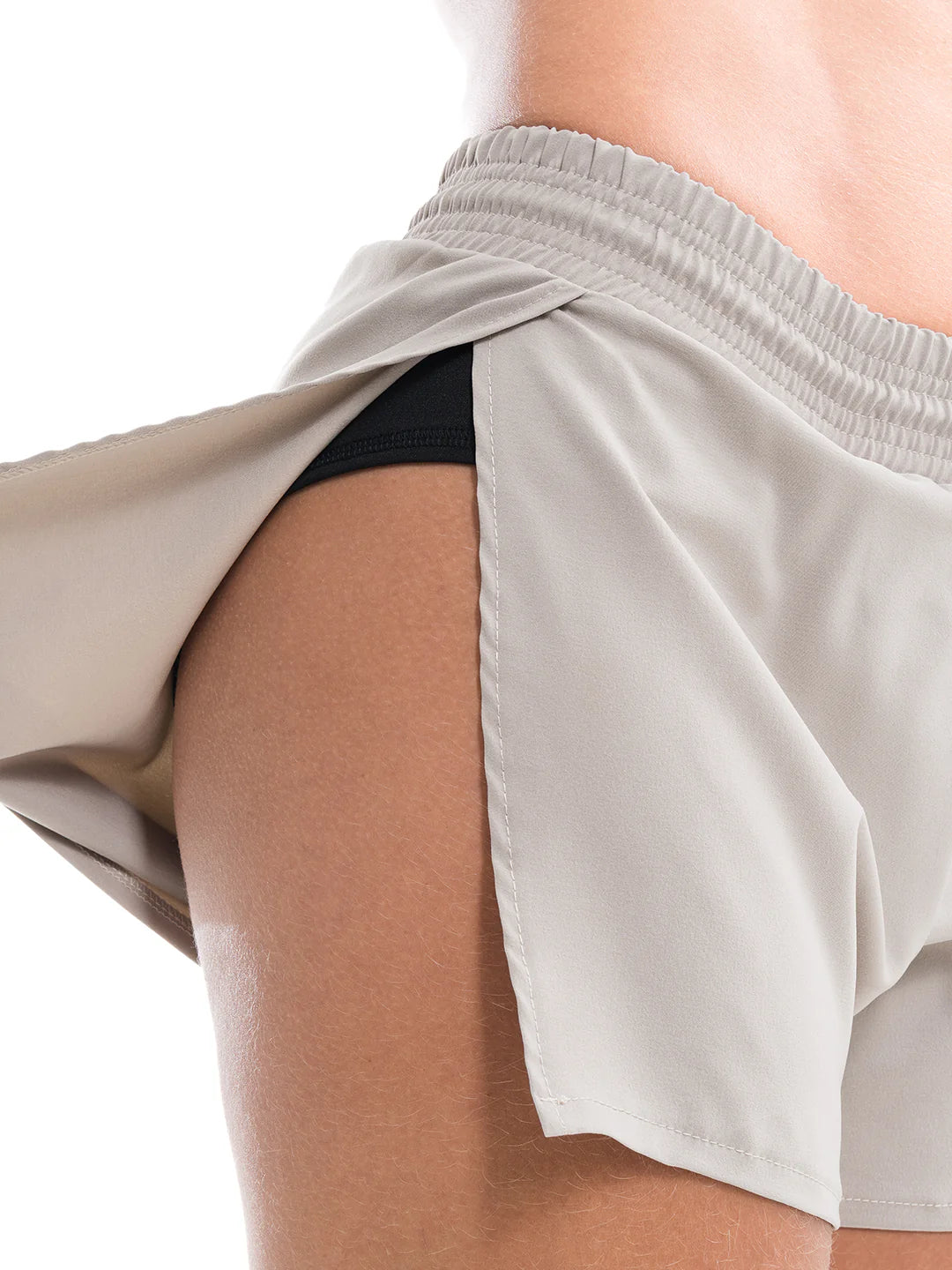 Detalle tela short almendra deportivo mujer - sin transparencias TENFIT