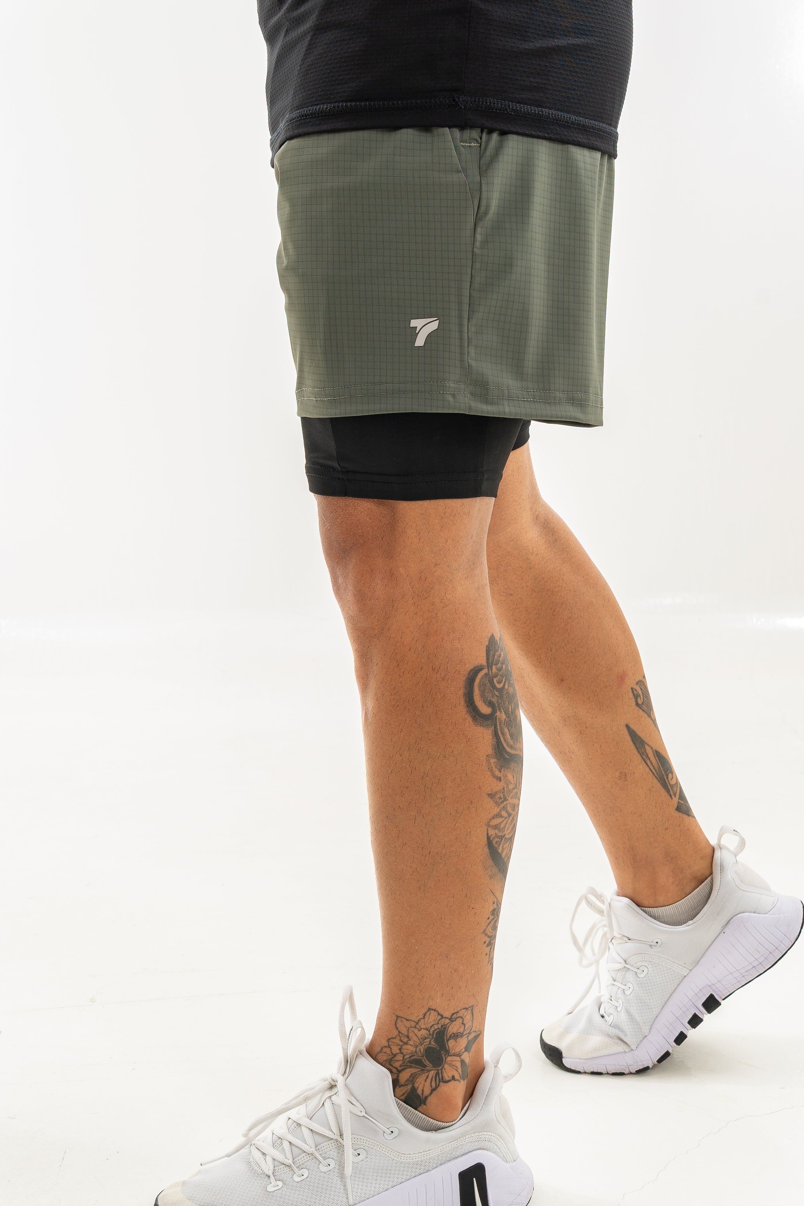 Pantaloneta Deportiva Hombre con Licra Interna Runback- Verde Militar