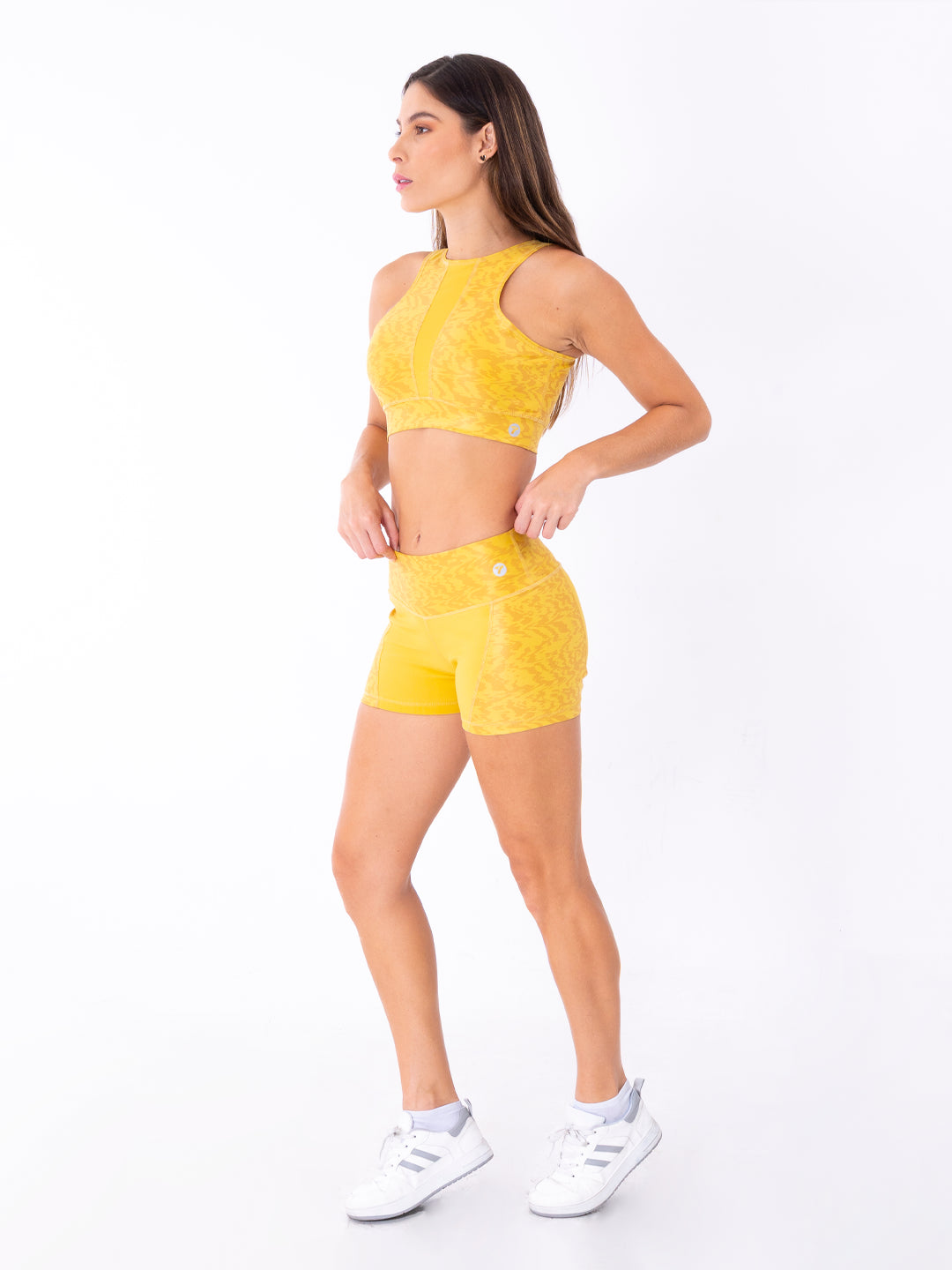 Short deportivo mostaza secado rápido sin transparencias TENFIT
